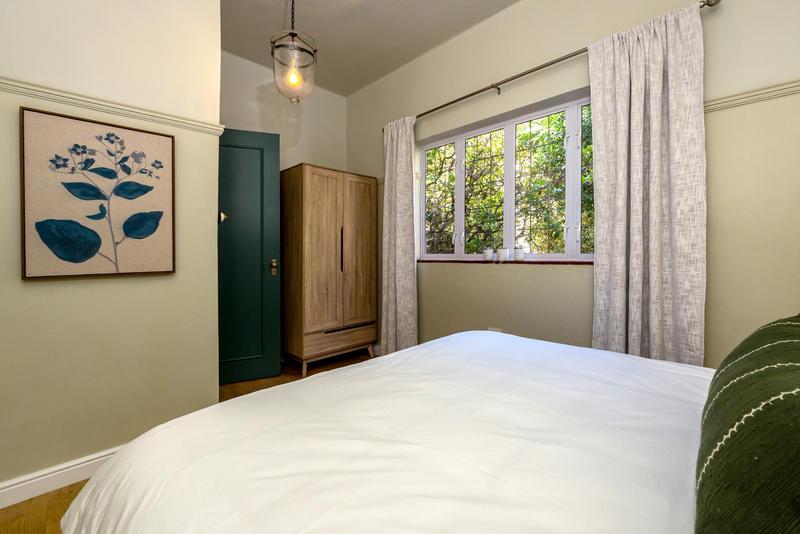 To Let 2 Bedroom Property for Rent in Sea Point Western Cape